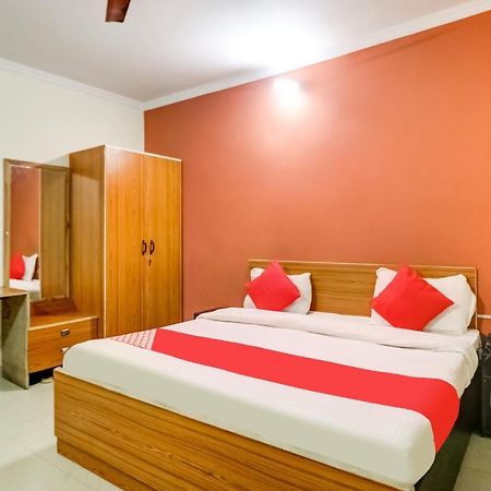 โอโย 10877 โฮเทล อาร์เค เรซิเดนซี Hotel คูร์เคาน์ ภายนอก รูปภาพ