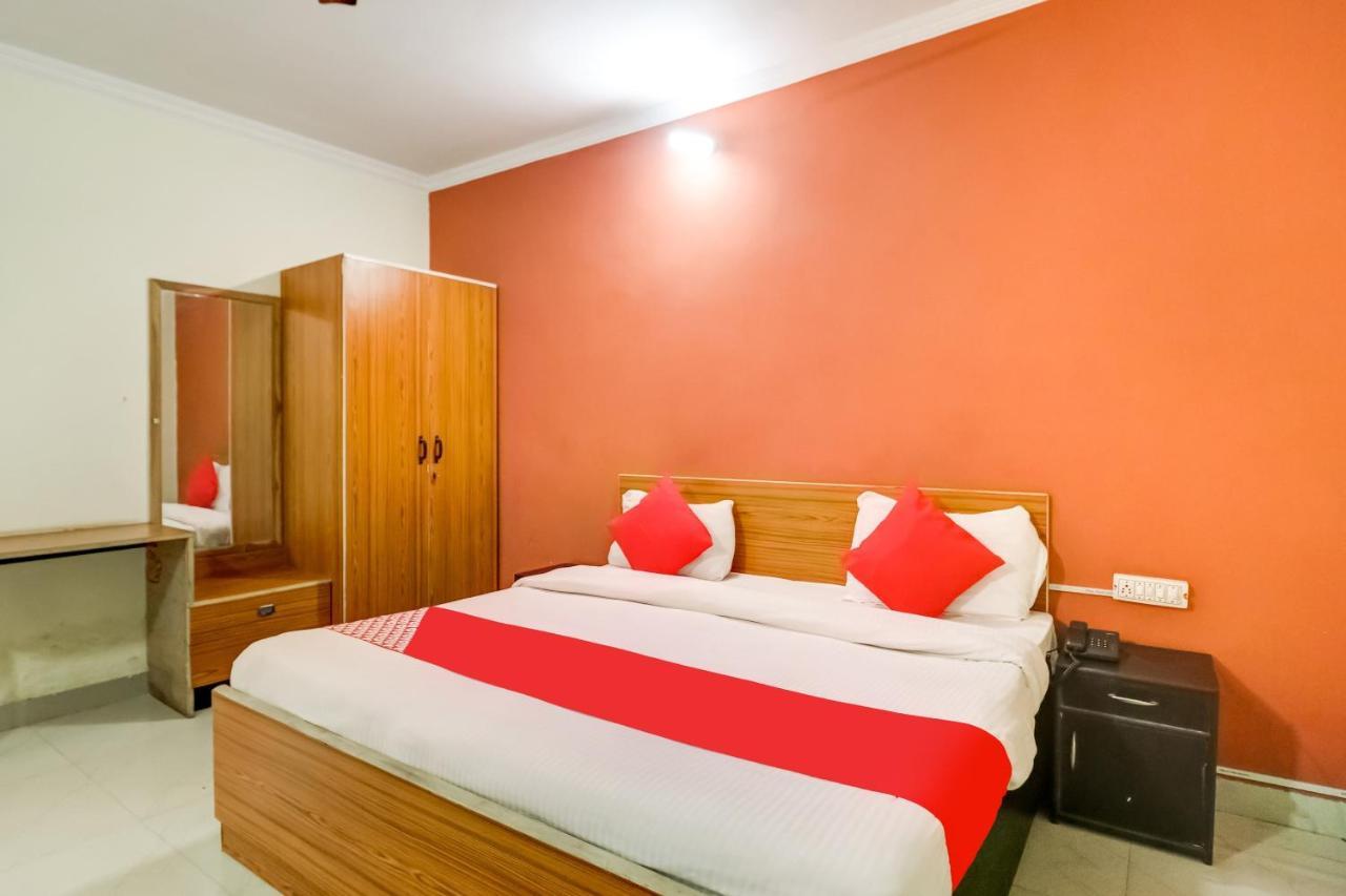 โอโย 10877 โฮเทล อาร์เค เรซิเดนซี Hotel คูร์เคาน์ ภายนอก รูปภาพ