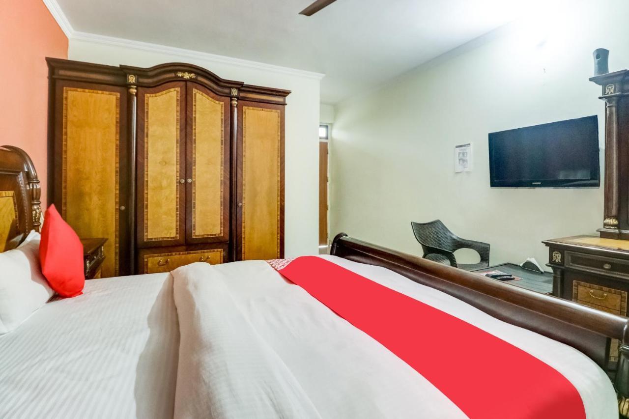 โอโย 10877 โฮเทล อาร์เค เรซิเดนซี Hotel คูร์เคาน์ ภายนอก รูปภาพ