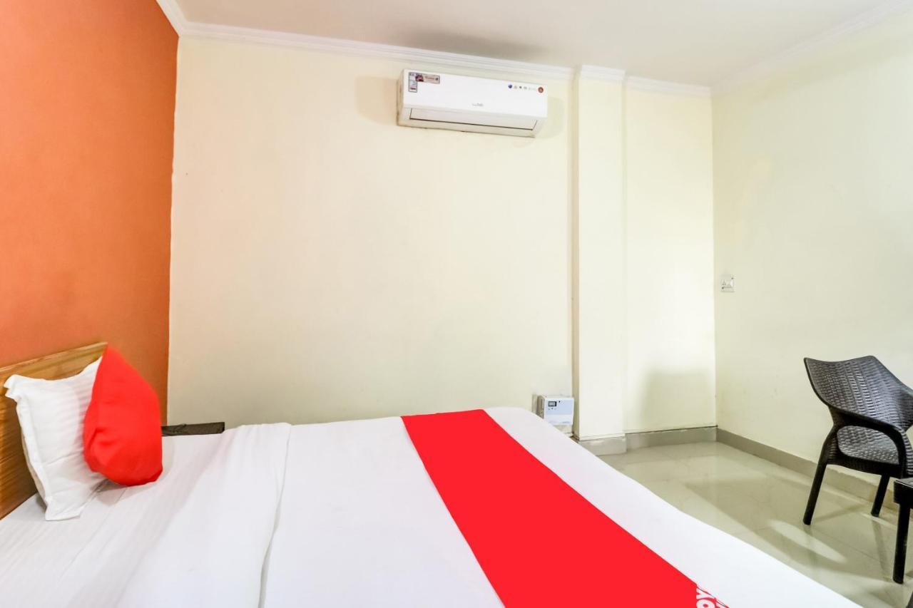โอโย 10877 โฮเทล อาร์เค เรซิเดนซี Hotel คูร์เคาน์ ภายนอก รูปภาพ