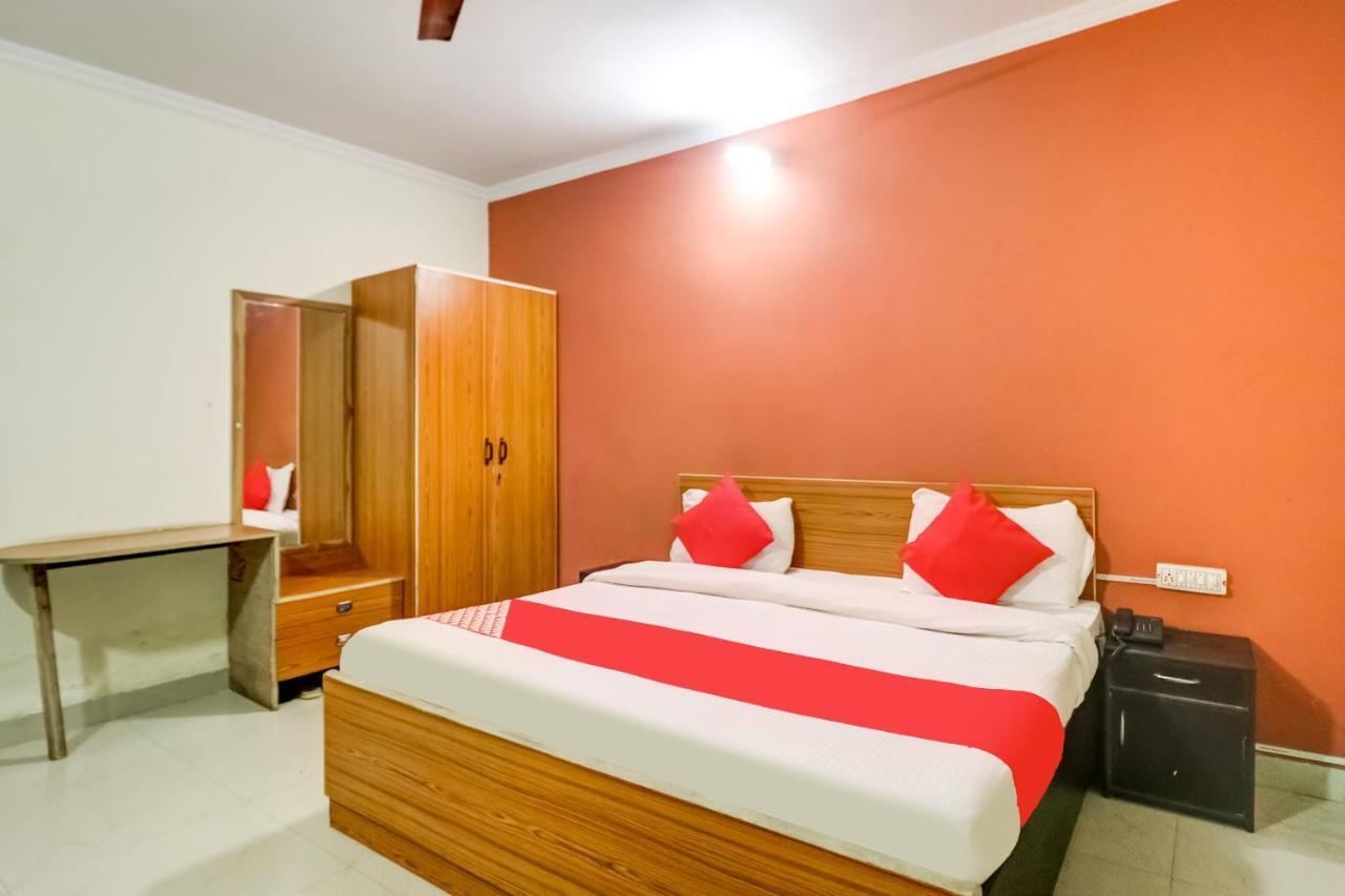 โอโย 10877 โฮเทล อาร์เค เรซิเดนซี Hotel คูร์เคาน์ ภายนอก รูปภาพ