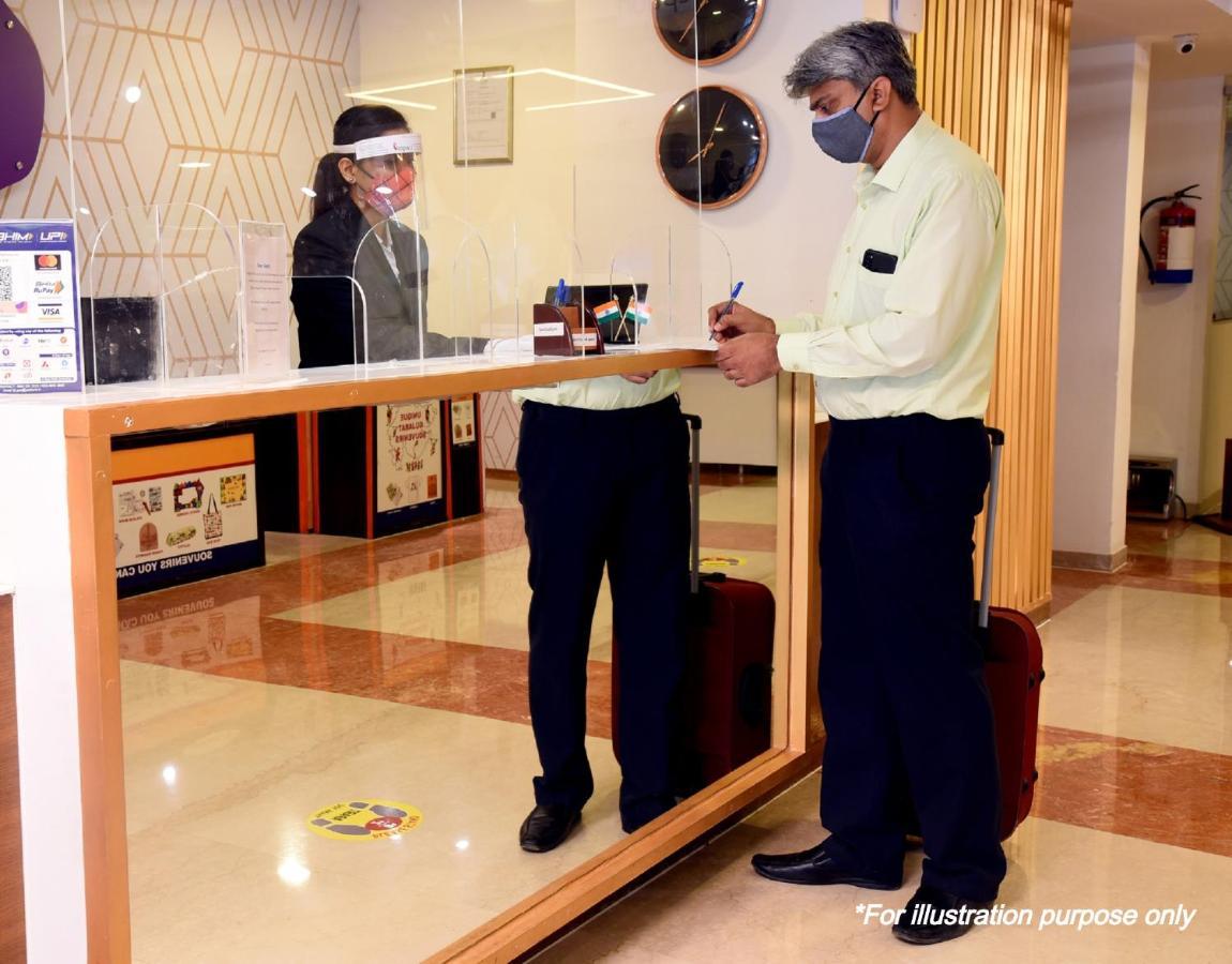 โอโย 10877 โฮเทล อาร์เค เรซิเดนซี Hotel คูร์เคาน์ ภายนอก รูปภาพ