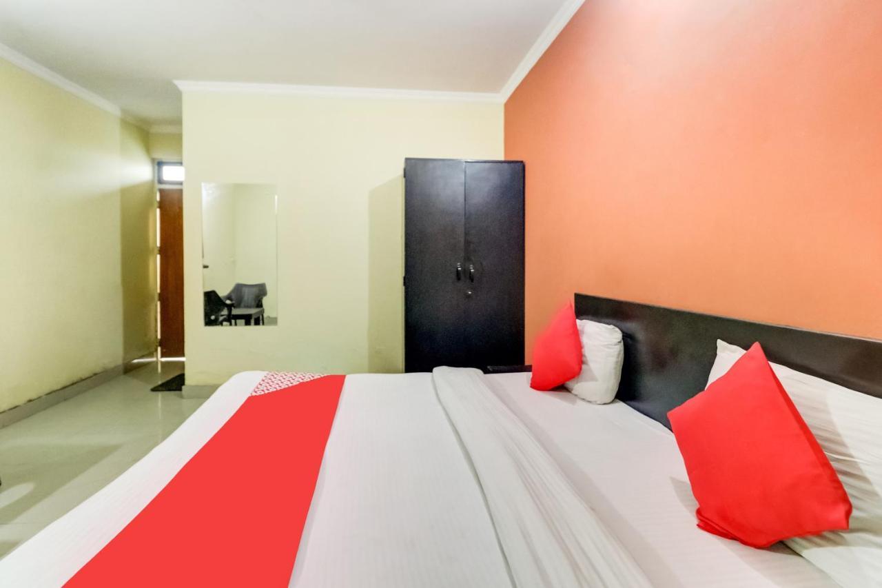 โอโย 10877 โฮเทล อาร์เค เรซิเดนซี Hotel คูร์เคาน์ ภายนอก รูปภาพ